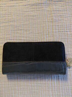 NWT Neiman Marcus Navy Croc‑Embossed + Suede Zip Wallet